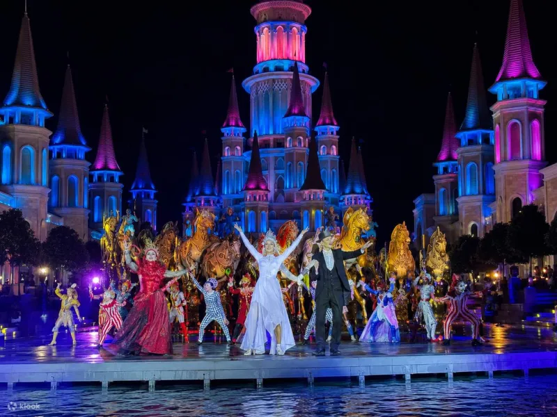 Land of Legends Night Show from Side 4